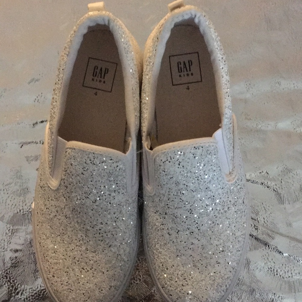 Shoe - Picture 3 of 3